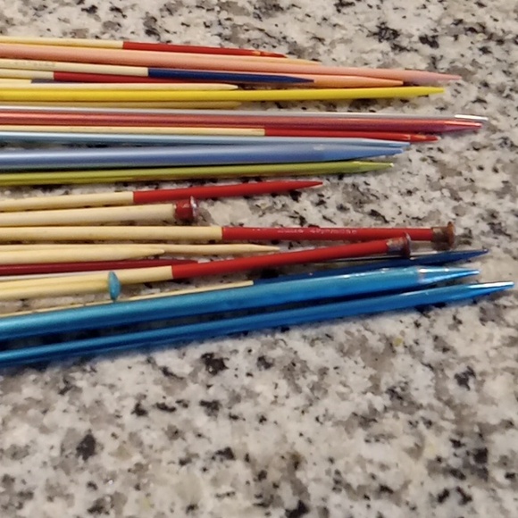 Vintage Multicolor 30 Pc Knitting Needles - Picture 3 of 3